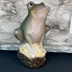 * Green Frog statue 11.5" statuary sitting on log NEW